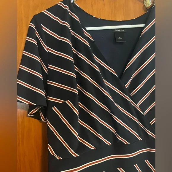 Ann Taylor Navy Striped Dress (Sz M) - Picture 2 of 2